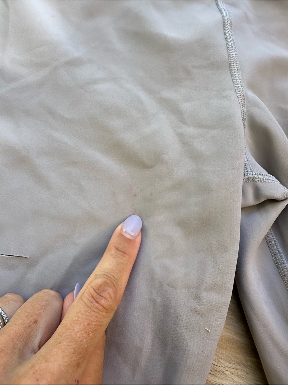 ALO ripped Yoga Light Gray Leggings with Subtle Logo - Picture 5 of 7